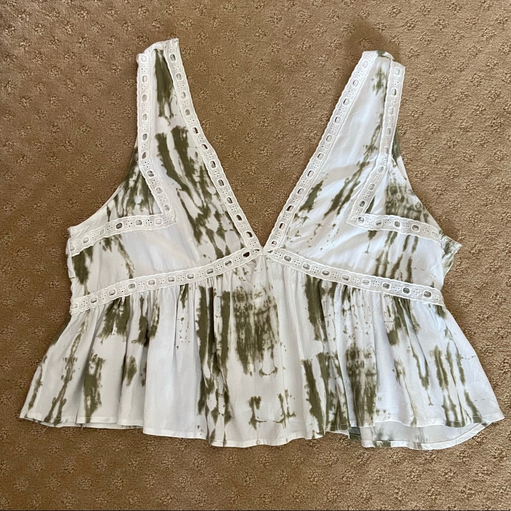 Mimi Chica V-neck Crop Top (size XL), can fit all